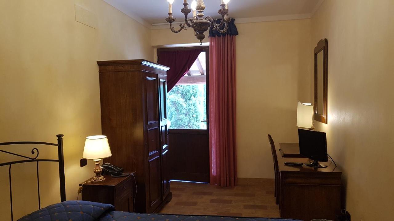 Villa Rinalducci Фано Екстер'єр фото